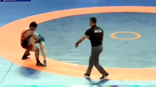 عشق مادر به پسر کشتی گیرش را ببینید + عکس