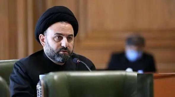عضو شورای شهر تهران: با گل درمانی نمی توان مانع بی حجابی شد/ شهر پر شده از هرزه گری/ شهرداری با بی حجاب ها برخورد جدی کند