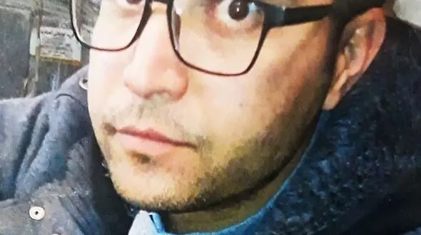 این مرد خطرناک تهرانی را می شناسید / او در مقابل دوربین یک فروشگاه جوانی را سلاخی کرد + فیلم و عکس چهره باز
