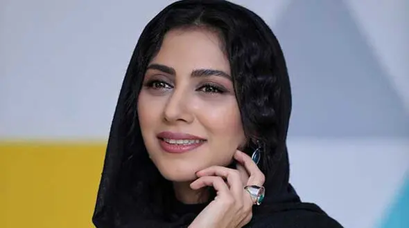 مونا فرجاد با این اشک هایش سیاه پوش شد / تعجب می کنید عزیز ترین اون کیست؟! 