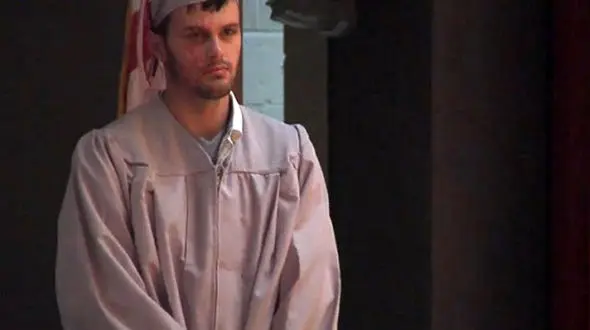 جشن پایان سال تحصیلی برای دانش آموزی که در کما بود+عکس