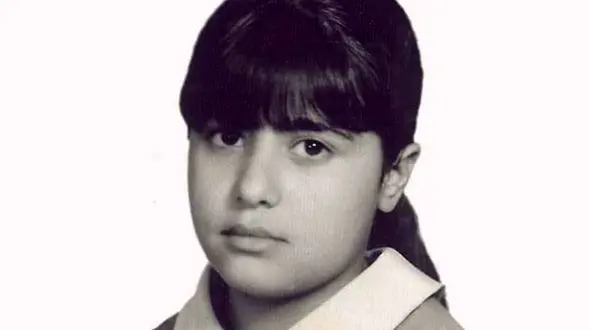 حدس بزنید این دختر بچه ناز با موهای چتری کیست؟/ او زیبا ترین خانم بازیگر ایران شد !