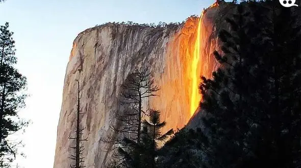 آبشار آتشین پدیده نادر شگفتی