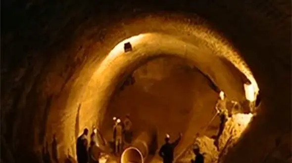 اولین تصاویر منتشر شده از داخل تونل حادثه شهران + فیلم