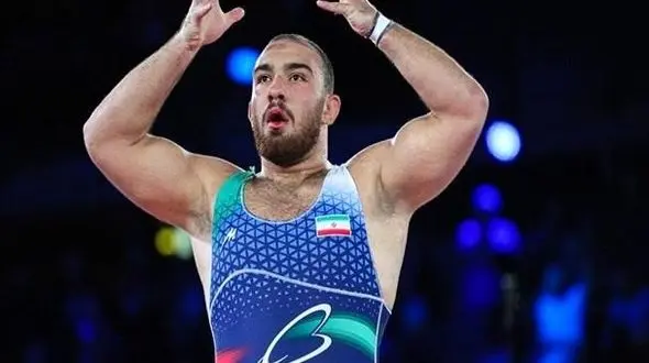 امیرحسین زارع قهرمان جهان شد + فیلم لحظه اهدای مدال طلا به شیر ایران