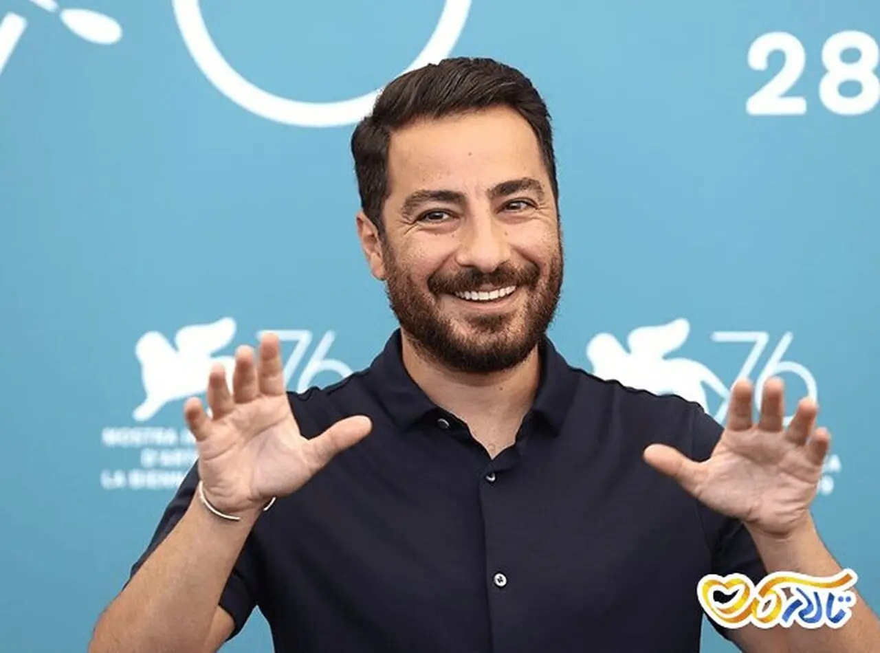 لباس و پرچم خاص نوید محمدزاده که جنجالی شد + عکس