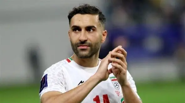 موبایل فوق لوکس و از جنس طلایِ سامان قدوس، بازیکن دورگه تیم ملی که شماره پیراهن و اسمش روی آن حک شده+عکس/ با فهمیدن قیمتش هوش از سرتون میپره