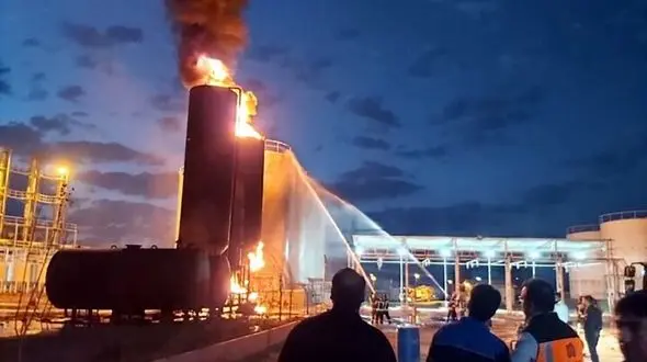 آتش سوزی بزرگ در پالایشگاه آشتیان + جزئیات و عکس