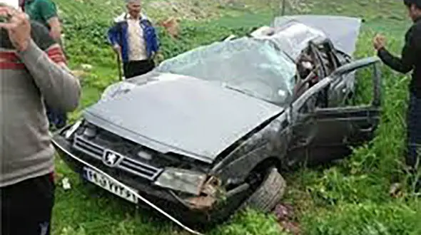 3 کشته و زخمی در واژگونی پژو روآ در اتوبان پیامبر اعظم