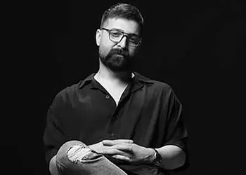 دانلود آهنگ باشکوه مرحوم حمید هیراد به نام فریاد / بیا مرا ببر از این جهان که مانده ام غریب بیا که تا نرفتم از یاد
