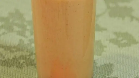 میلک شیک زرد آلو یک نوشیدنی خنک تابستانه + دستور تهیه