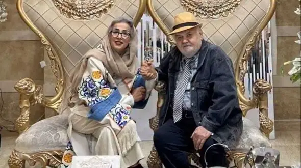 فیلم / نگاهی به چیدمان خانه شاهانه و مجلل «اکبر عبدی» کمدین محبوب و همسرش/ از مبلمان سلطنتی و مدرن تا چراغ های سنتی و کتابخانه پر از کتاب 