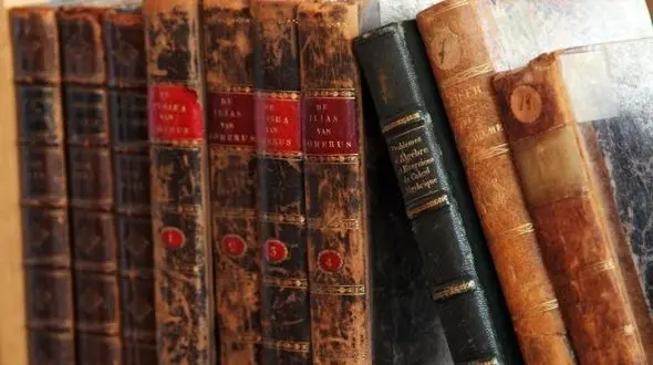 احمد پژمان کیست؟