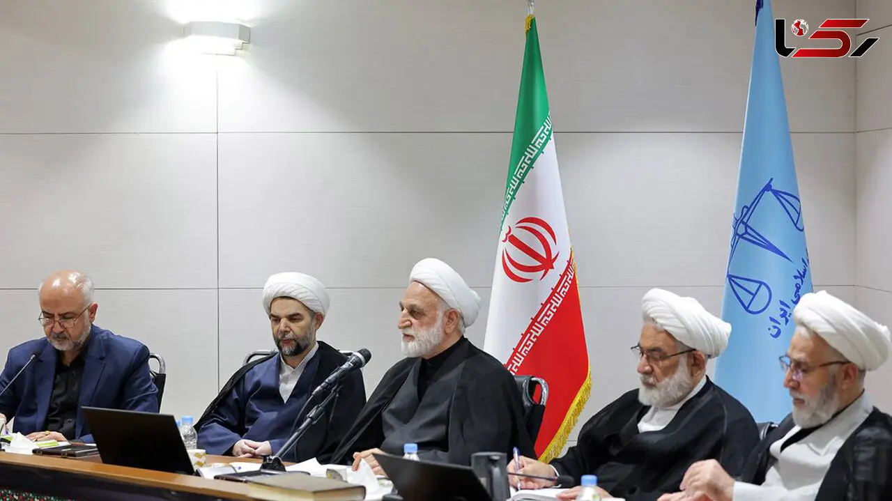 رئیس قوه قضاییه : برخی مسئولان قضائی تغییر یا جابجا می شوند / دشمن در جنگ ترکیبی به دنبال نفوذ است