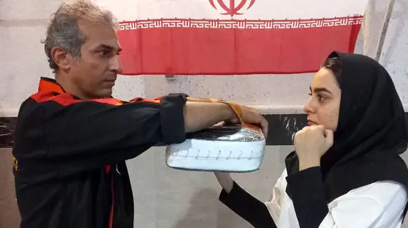 شکستن رکورد آپرکات سرعتی بانوان کشور/  447 مشت در یک دقیقه! + فیلم