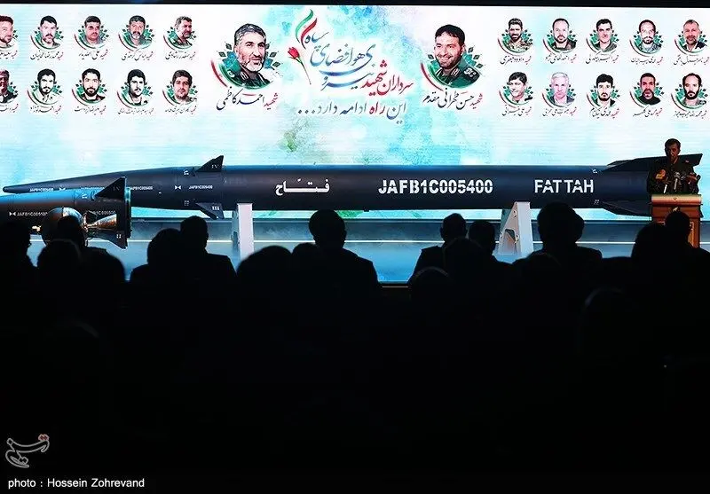 مراسم رونمایی از ابر موشک بالستیک هایپرسونیک «فتاح» با حضور آیت الله سید ابراهیم رئیسی ، رئیس جمهور و سردار سلامی فرمانده سپاه و سردار حاجی زاده فرمانده نیروی هوافضای سپاه پاسداران	 	