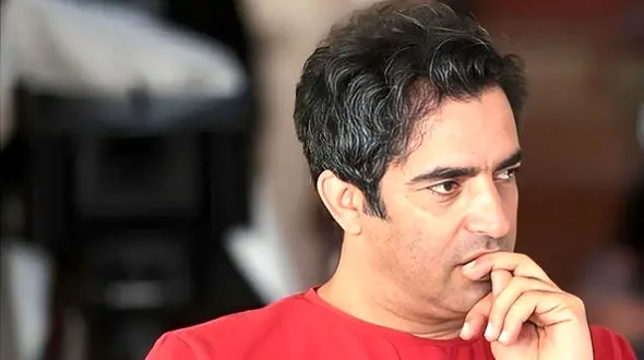 حرکت عجیب و غریب منوچهر هادی وسط خیابان 