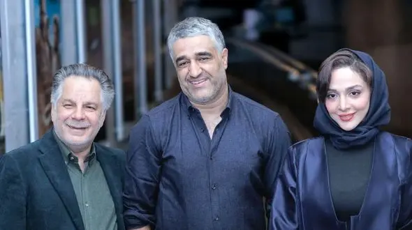 فیلم / نگاهی به حضور پژمان جمشیدی و تیپ و استایل بازیگران در اکران  «ناجورها»/ درخشش المیرا دهقانی در کنار عباس قادری و خانم ....