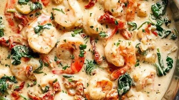 پیتزای میگو با طعم خامه و سیر