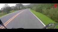 تصادف شاخ به شاخ دو موتورسیکلت در جاده / فیلیپین + فیلم 
