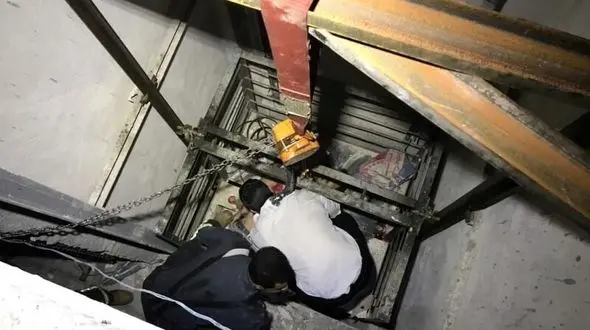 مرگ دلخراش نوجوان گنبدی پس از سقوط از بالابر