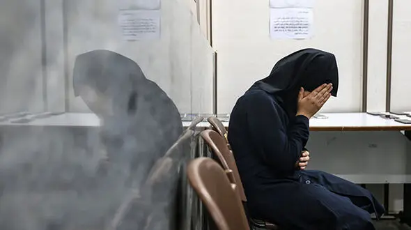 پرستار تقلبی دستگیر شد؛ شرارت در لباس خیرخواهی! 