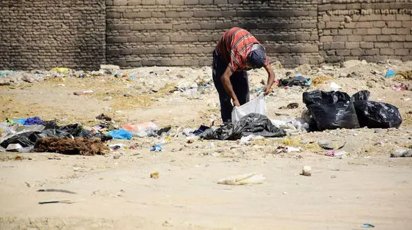 گریه های یک زباله گرد از رفتار مردم +فیلم