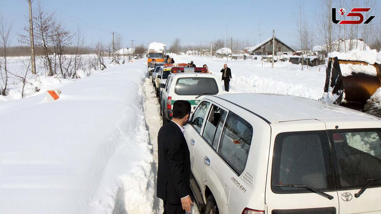 35 خودرو گرفتار در برف در استان مرکزی
