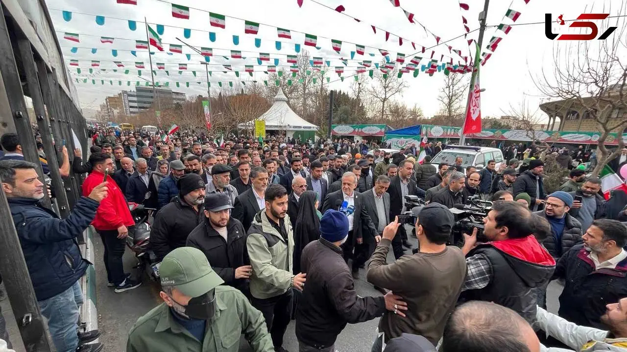 حضور رئیس‌جمهور پزشکیان در راهپیمایی ۲۲ بهمن