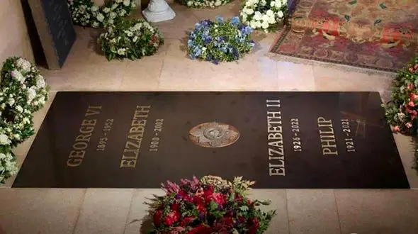 سنگ مزار ملکه الیزابت + عکس