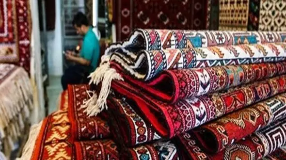 سارق فرش های ابریشمی میلیاردی در قم دستگیر شد