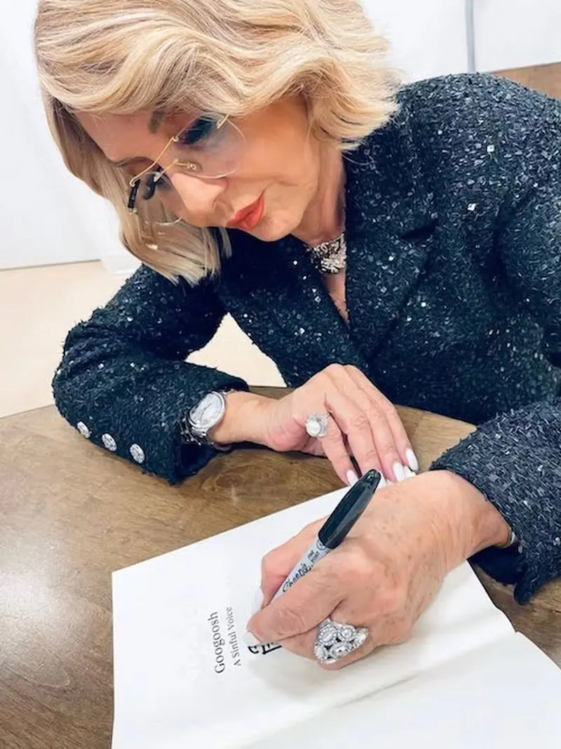 استایل مشکی گوگوش