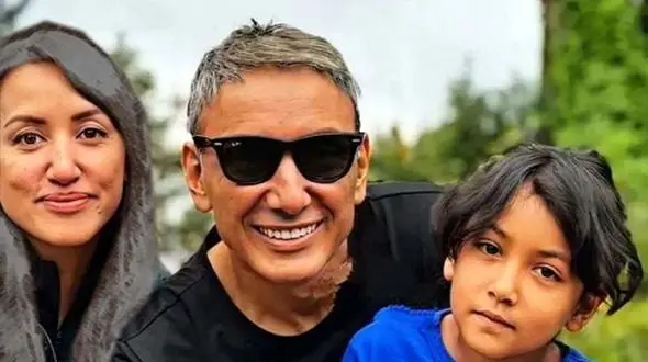 دانلود آواز باشکوه و عاشقانه شادمهر عقیلی / آهنگ من موندمو دلتنگیام