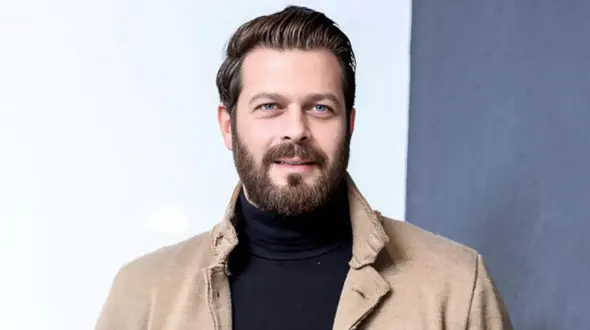 پژمان بازغی و دخترش بازیگر نقش وحید در سریال افرا