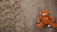 پسر7 ساله گرسنه مجبور به فروش خرس اسباب بازی اش شد