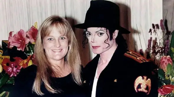 تغییر چهره زن مایکل جکسون بعد 25 سال ! / مایکل جکسون می ماند په شکلی بود الان ! + عکس ها