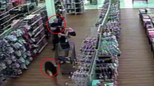 فیلم سوپر مارکت که صحنه ربودن دختر زیبا توسط مرد منحرف را نشان می دهد! 