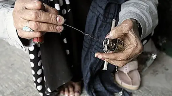 دختر 18 ساله بودم که مرا به خانه مردم می فرستاد / عمه ام از بی غیرتی پدرم استفاده کرد