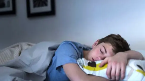 تغذیه نادرست و بی‌نظمی در وعده ها، عامل اختلال خواب شبانه