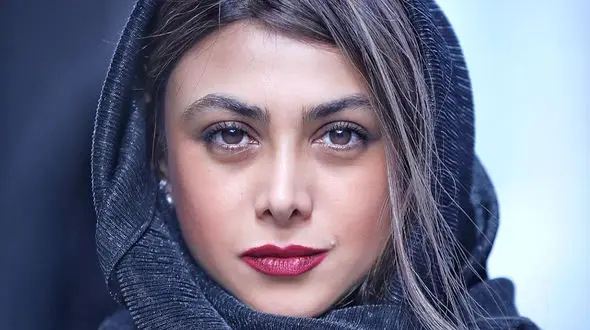  مرد جذاب کنار آزاده صمدی کیست ؟! / اگر شوهر دومش باشد سرتر از هومن سیدی است !