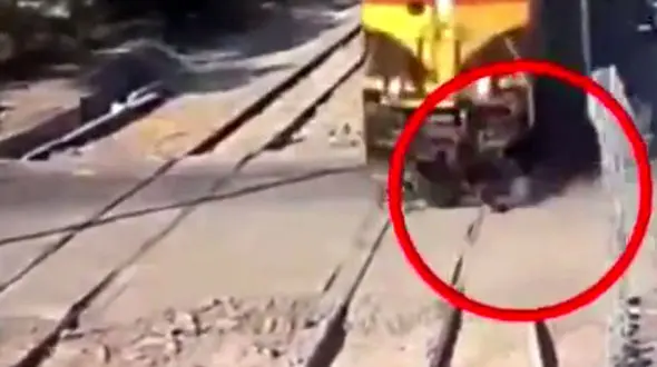 تصادف وحشتناک با قطار مسافری + فیلم 