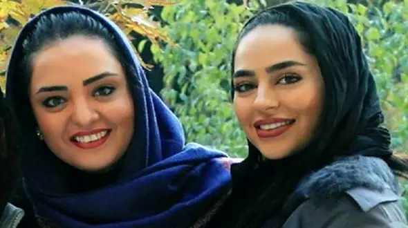  عکس یادگاری 3 خانم  بازیگر  ایرانی در کثیف ترین توالت عمومی ! /  آخه اینجا چرا ؟!