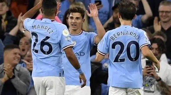 بچه غول مقابل یاران قدوس 