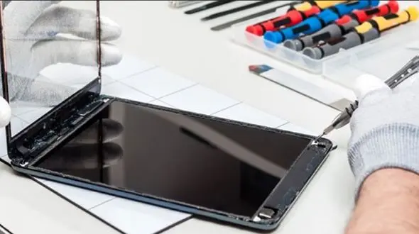 فیلم/ با تکنیک های این تعمیرکار ژاپنی گوشی آیفون، آی پد و اپل واچ تعمیر کنید 