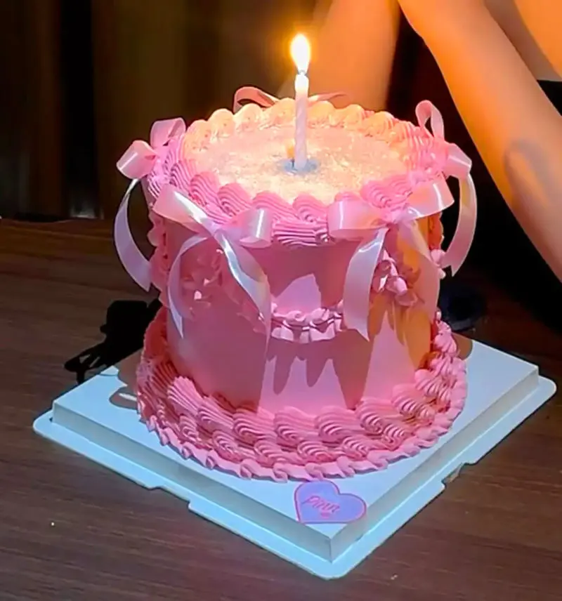 کیک صورتی دخترانه