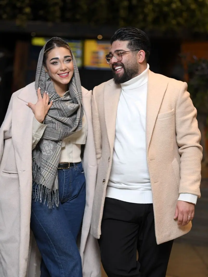 رویا وحدتی (بلاگر و بازیگر) و امین اسدی در اکران مردمی طهران۵۷