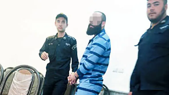  «حمید صفت» و مادرش به نظریه پزشکی قانونی اعتراض کردند/عکس خواننده رپ در لباس زندان