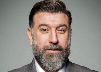 فیلم / یادی کنیم از خوانندگی علی انصاریان در فیلم سینمایی هولیا / چه صدا ی خوبی داشت زنده یاد