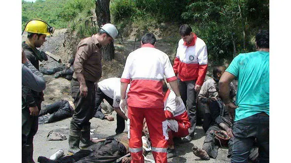 اعزام دستگاه هوادهی به محل انفجار معدن گلستان / علت سختی عملیات امداد و نجات 