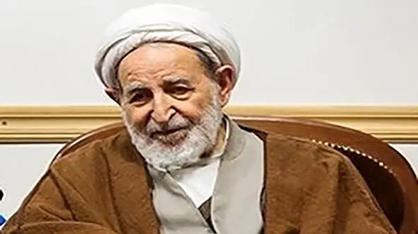  عکس آیت الله یزدی در کنار رهبر انقلاب و امام 
